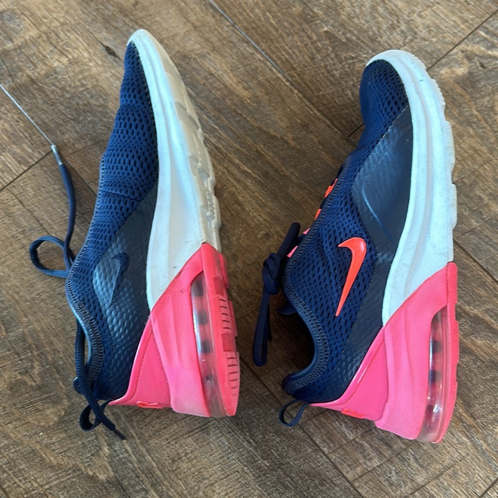 Nike Air Max Motion 2 Women’s running shoe - Picture 10 of 16